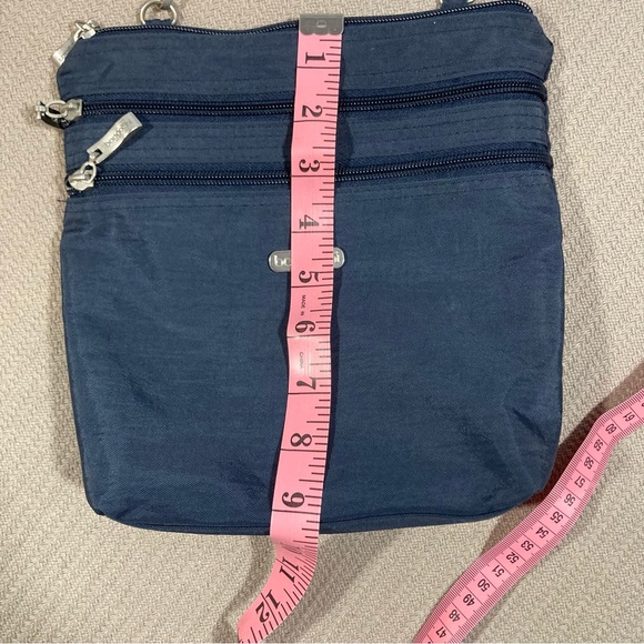 Baggallini Crossbody Bag Purse Navy Blue Removable Strap - Picture 12 of 13
